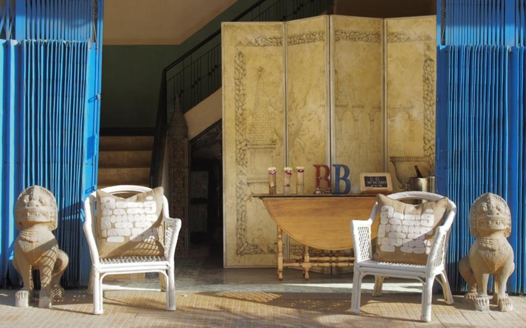 מלון באטאמבנג Bric-A-Brac מראה חיצוני תמונה